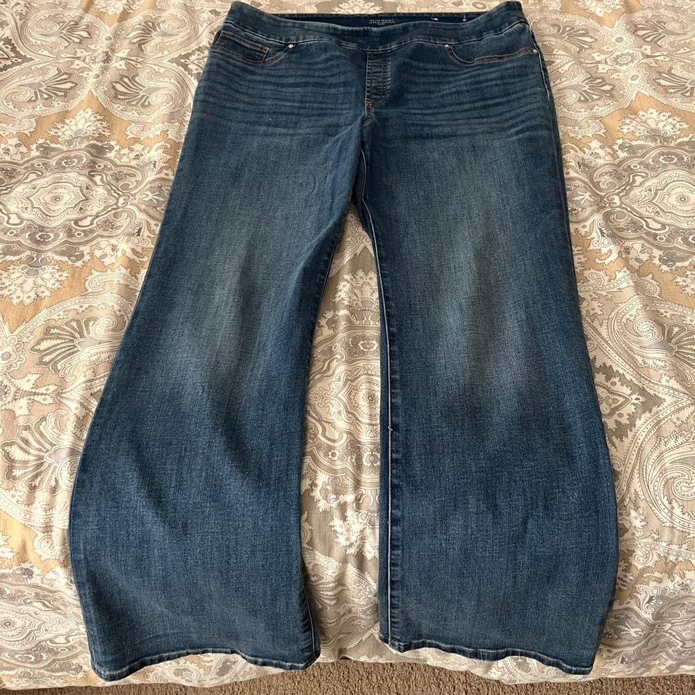 Chico’s women’s denim Slim Pull on Boot Cut jeans size 16 /3R